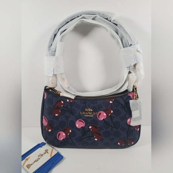 Coach Teri Shoulder Bag In Signature Canvas With NWT - Picture 1 of 9